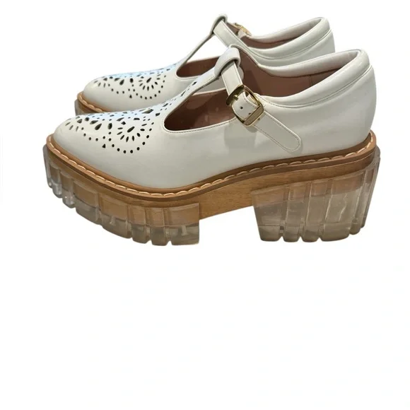 Stella McCartney white vegan leather Mary Jane platform shoes. Size 38 8